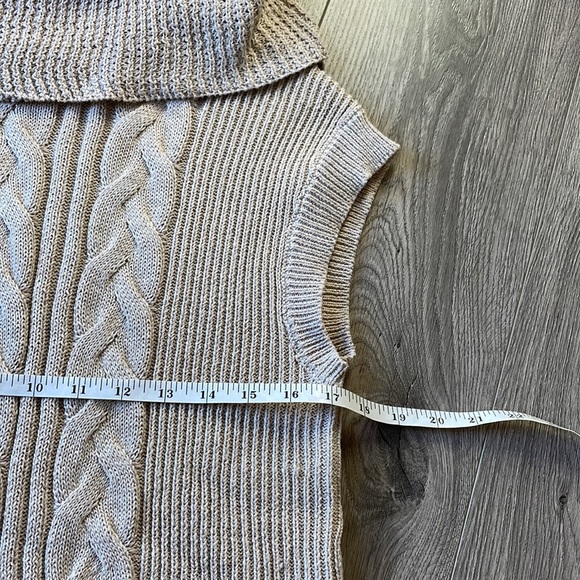 Long sleeveless Beige Sweater with loose Cowl Neck Sweater / Poncho . - Picture 4 of 6